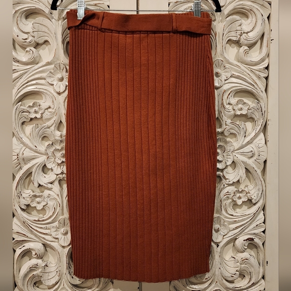 Brown sweater pencil skirt - Picture 9 of 16